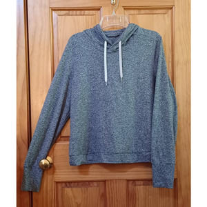 Vuori Hoodie Women's Medium Athleisure Activewear Loungewear Performance Workout